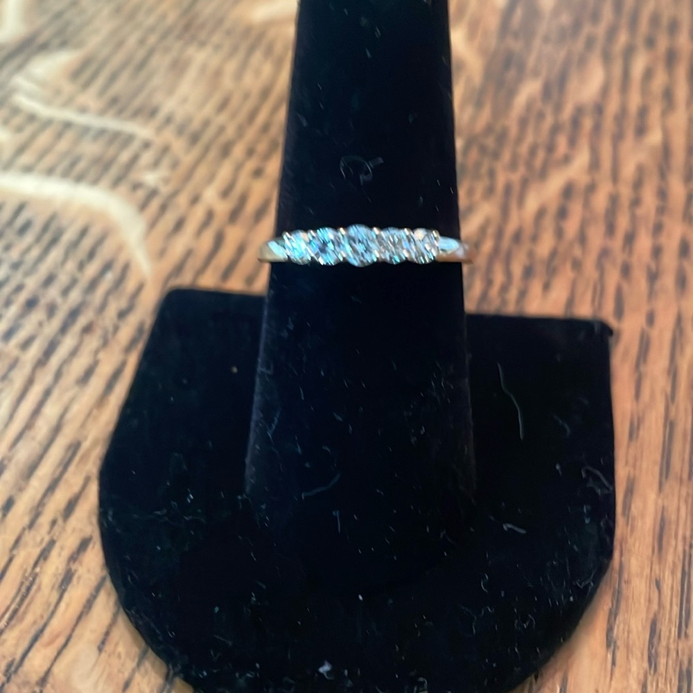 Ladies five diamond ring. Size 8 1/2